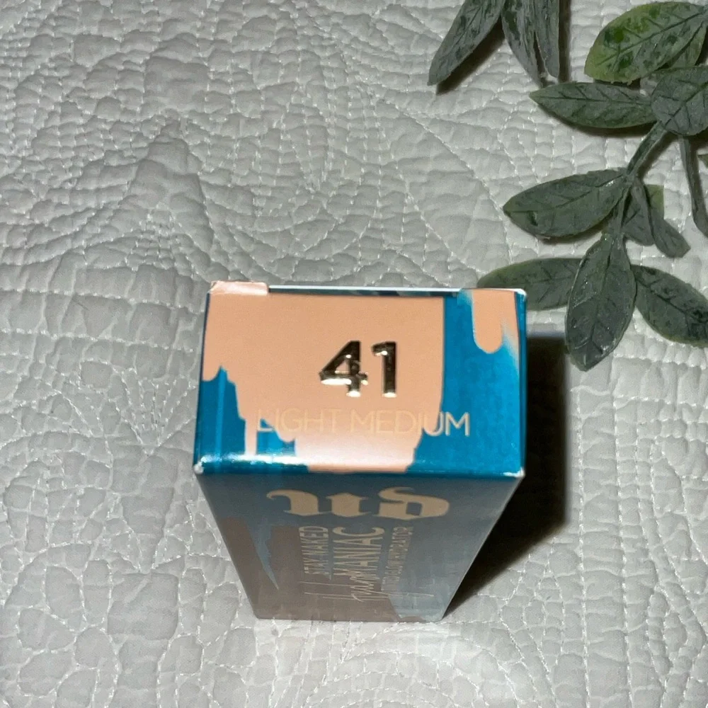 Urban Decay Tan Foundation Radiant Finish #41 - Picture 5 of 8